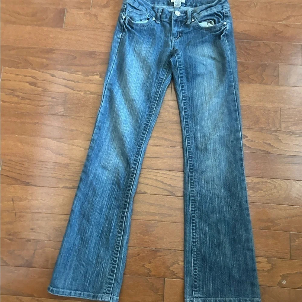 Mudd Clothing Women's Blue Jeans with cross design